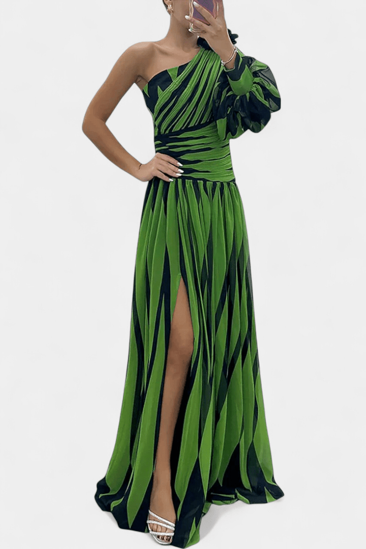 "ソフィア | マキシドレス" can be rewritten as "ソフィア | エレガントマキシドレス" (Sophia | Elegant Maxi Dress).