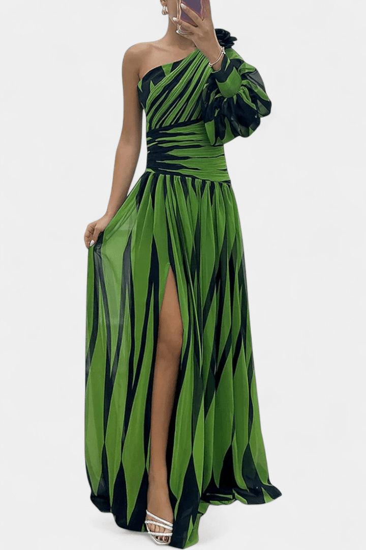 "ソフィア | マキシドレス" can be rewritten as "ソフィア | エレガントマキシドレス" (Sophia | Elegant Maxi Dress).